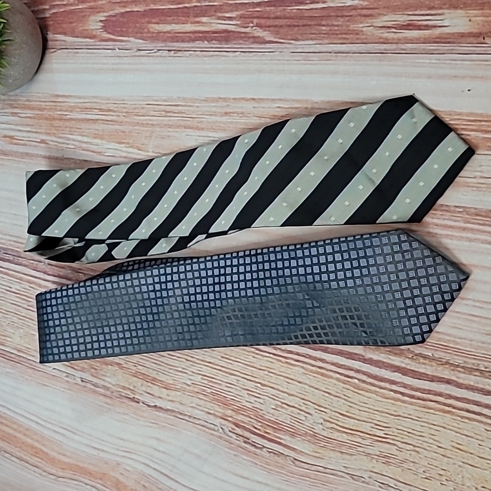 Set of 2 Peirre Cardin men's ties